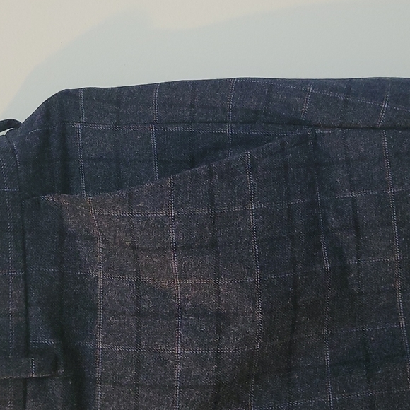 Suit - Picture 12 of 13